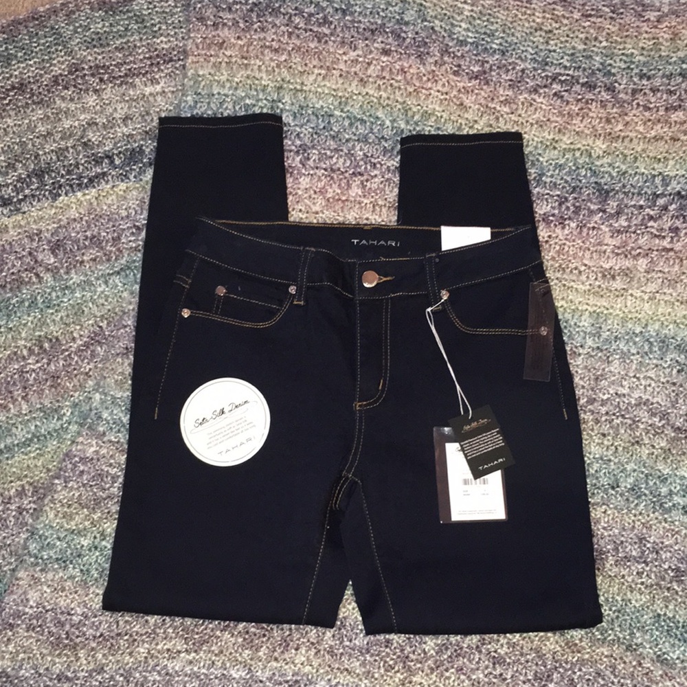 TAHARI | SLIM MID RISE SKINNY JEANS